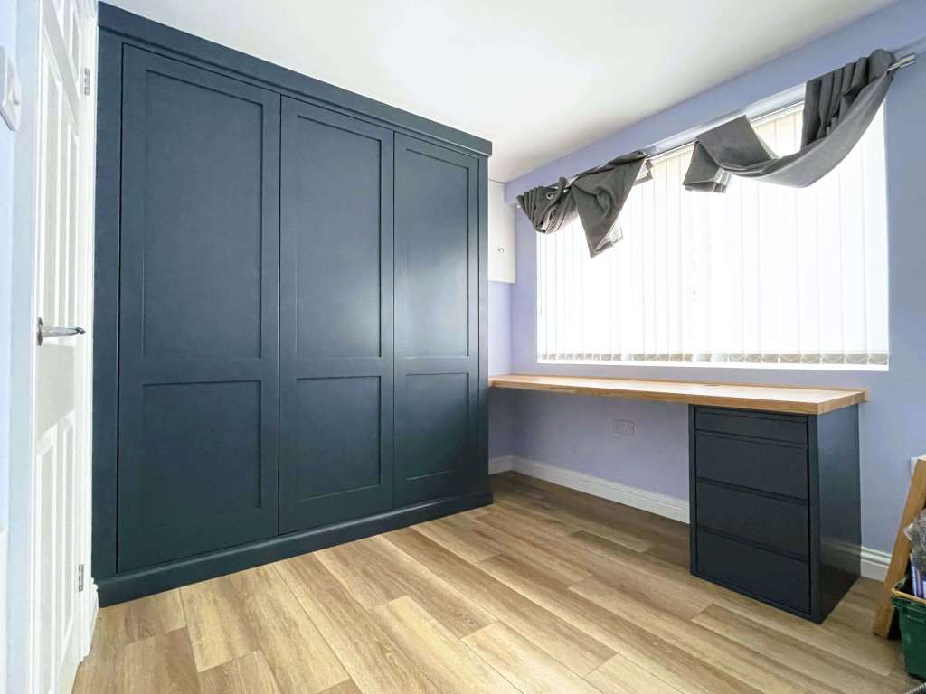 Triple wardrobe with joining solid oak desktop and drawers