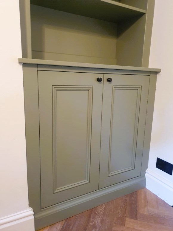 Single alcove close-up of lower cabinet